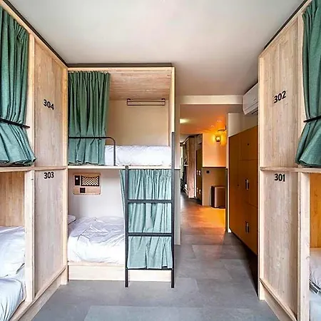 Albergue The Bee *